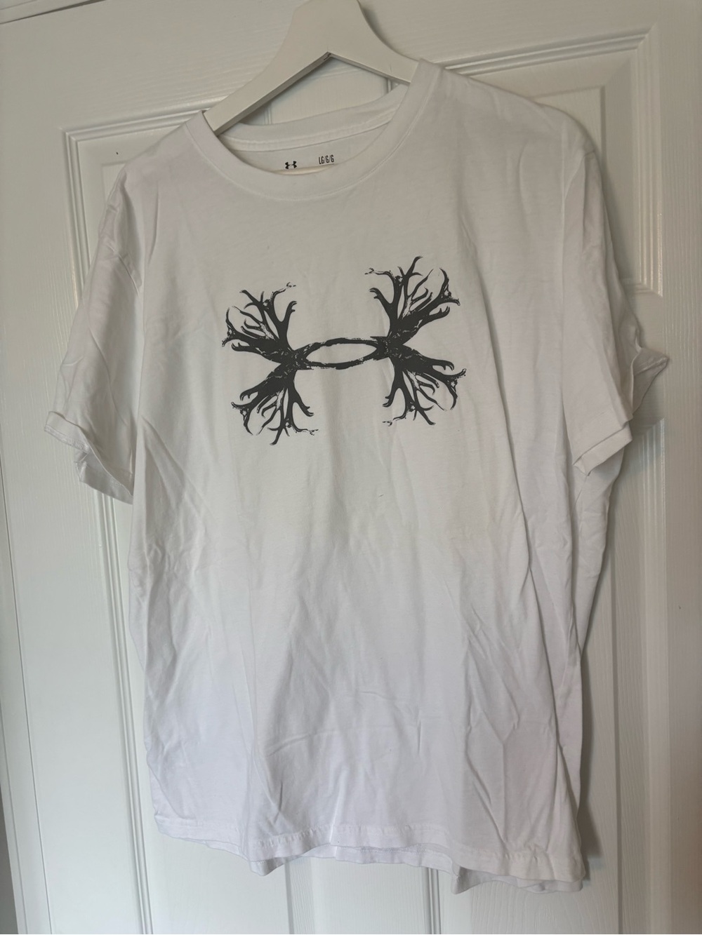 Under Armour White Short Sleeve Tee with Black Tree-Style Logo